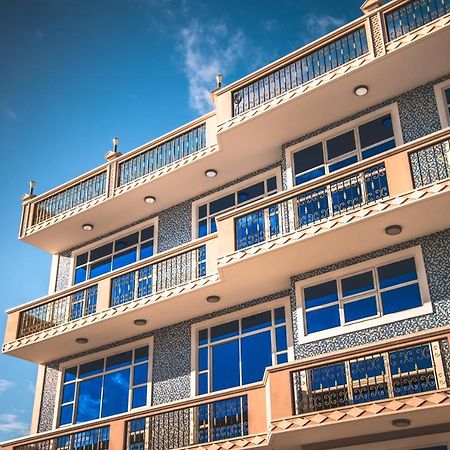 Abuharee Grand Hotel Addu City Екстериор снимка