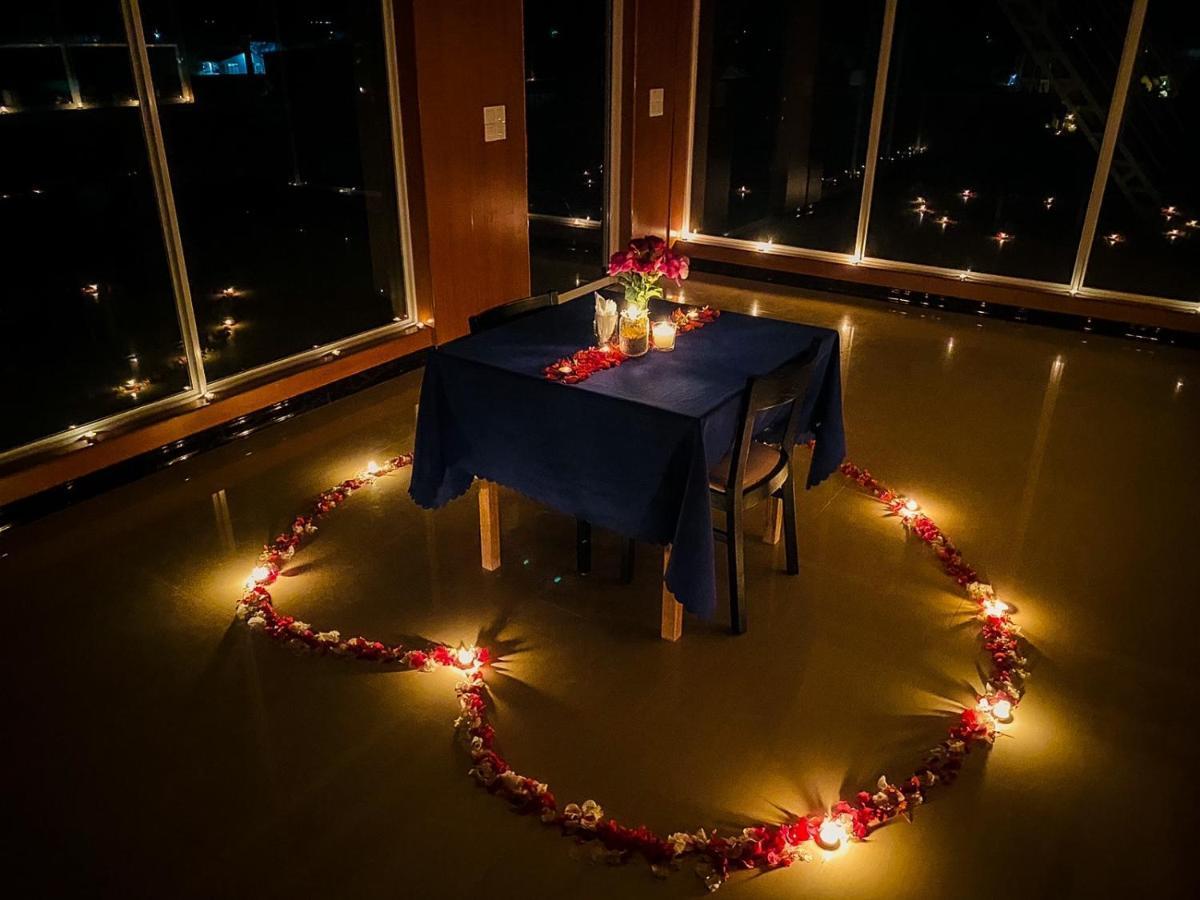 Abuharee Grand Hotel Addu City Екстериор снимка