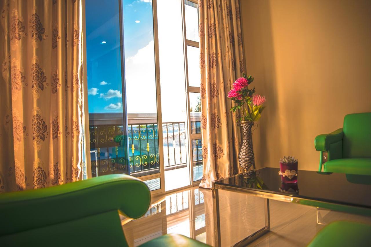 Abuharee Grand Hotel Addu City Екстериор снимка