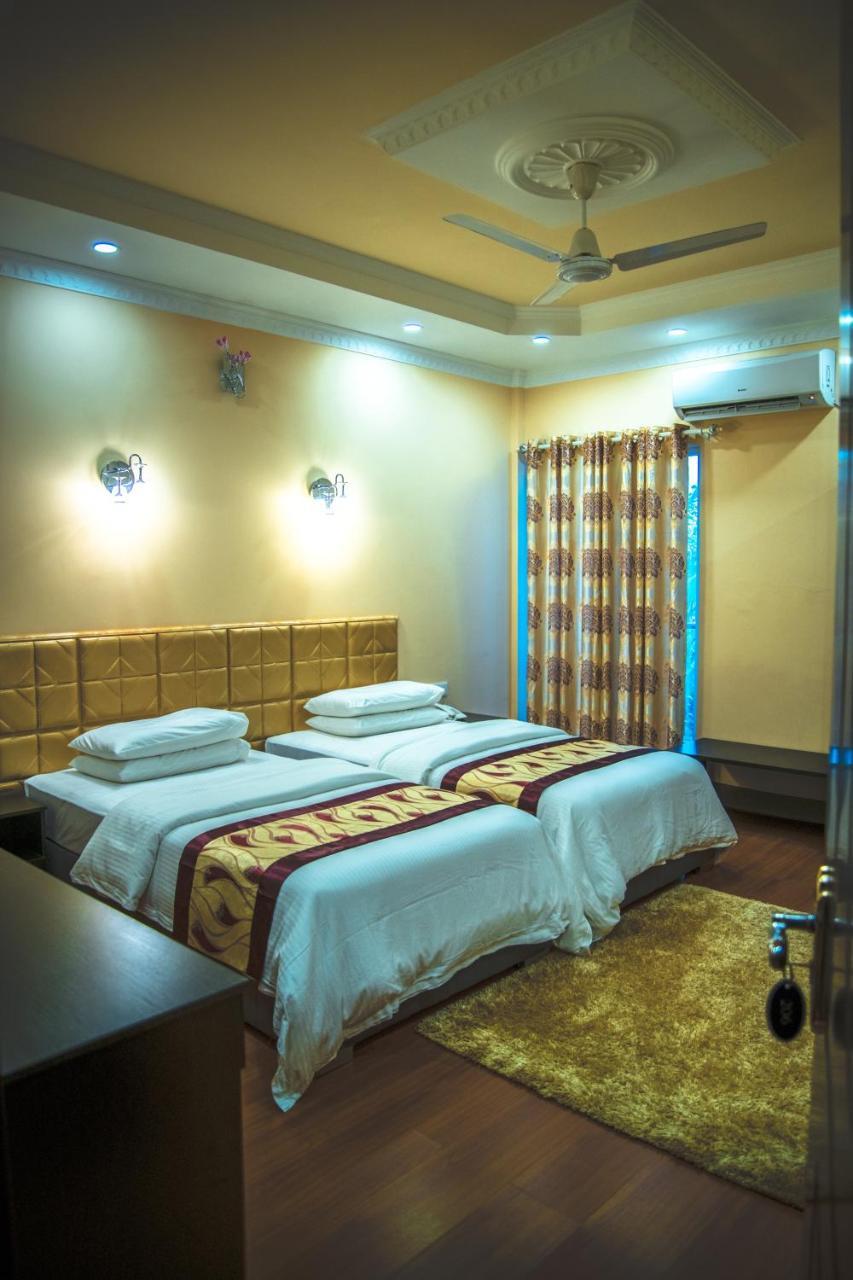 Abuharee Grand Hotel Addu City Екстериор снимка