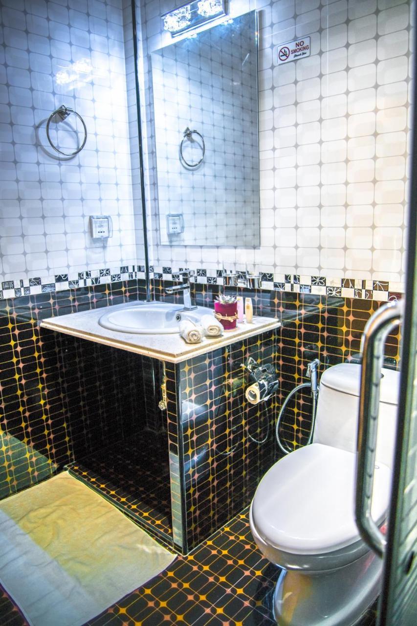 Abuharee Grand Hotel Addu City Екстериор снимка